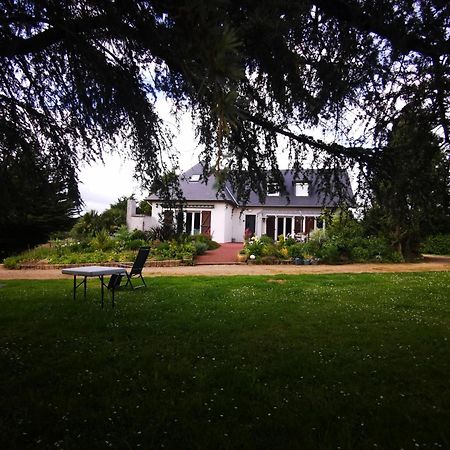 Le Logis De Catherine Et Serge Genêts Exteriör bild